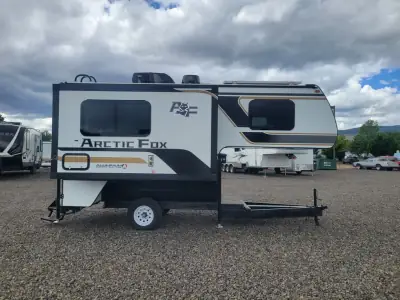 2027 Northwood Mfg ARCTIC FOX 990 photo 2