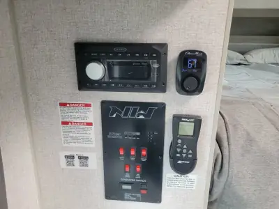 2027 Northwood Mfg ARCTIC FOX 990 photo 12
