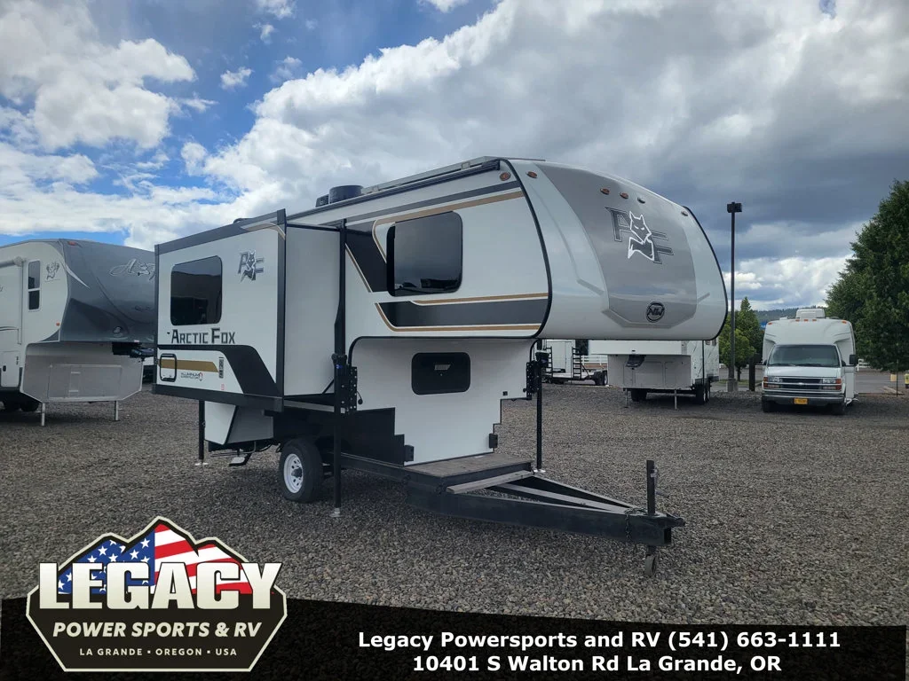2027 Northwood Mfg ARCTIC FOX 990 exterior