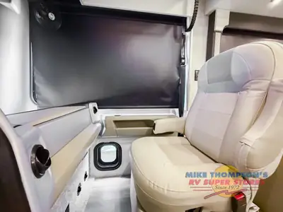 2026 Tiffin Motorhomes Open Road Allegro photo 11