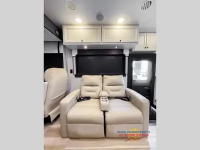 2026 Tiffin Motorhomes Open Road Allegro photo 17