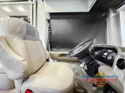 2026 Tiffin Motorhomes Open Road Allegro photo 10
