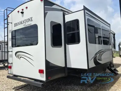 2019 Coachmen Brookstone 310RL photo 4