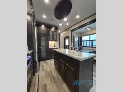 2019 Coachmen Brookstone 310RL photo 13