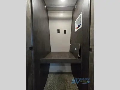 2019 Coachmen Brookstone 310RL photo 26