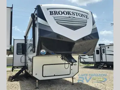 2019 Coachmen Brookstone 310RL photo 3