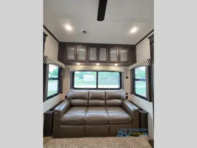 2019 Coachmen Brookstone 310RL photo 10