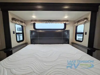 2019 Coachmen Brookstone 310RL photo 25