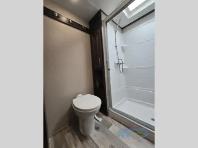 2019 Coachmen Brookstone 310RL photo 21