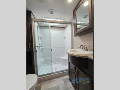 2019 Coachmen Brookstone 310RL photo 18