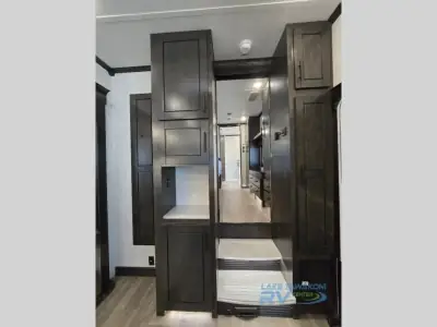 2021 Redwood Redwood 4150RD photo 19