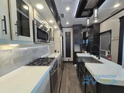 2021 Redwood Redwood 4150RD photo 16