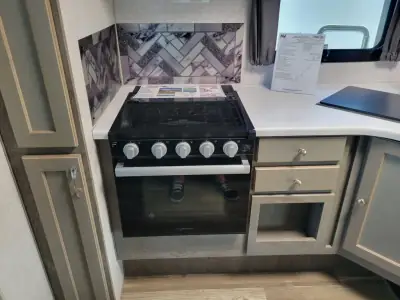 2027 Northwood Mfg ARCTIC FOX 990 photo 10
