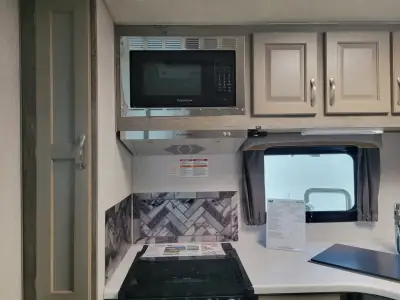 2027 Northwood Mfg ARCTIC FOX 990 photo 11