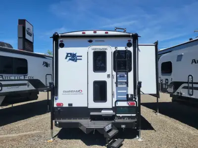 2027 Northwood Mfg ARCTIC FOX 990 photo 4