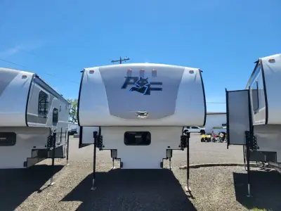 2027 Northwood Mfg ARCTIC FOX 990 photo 2