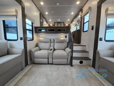 2022 Palomino Columbus C-Series 388FKC photo 16