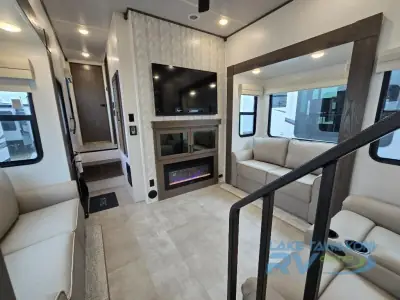 2022 Palomino Columbus C-Series 388FKC photo 14