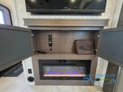 2022 Palomino Columbus C-Series 388FKC photo 38