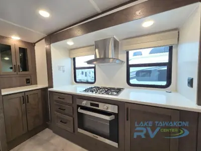 2022 Palomino Columbus C-Series 388FKC photo 9