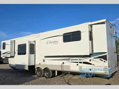 2022 Palomino Columbus C-Series 388FKC photo 4