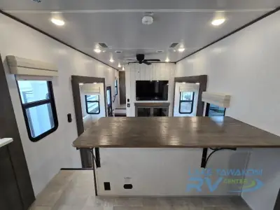 2022 Palomino Columbus C-Series 388FKC photo 13