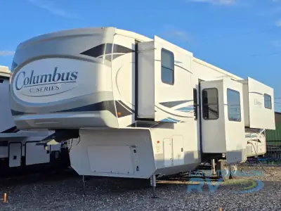 2022 Palomino Columbus C-Series 388FKC photo 3