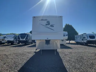 2004 Northwood Mfg ARCTIC FOX 27-5L photo 3