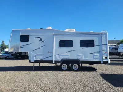 2004 Northwood Mfg ARCTIC FOX 27-5L photo 7