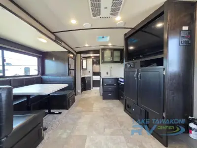 2020 Grand Design Imagine 2500RL photo 6