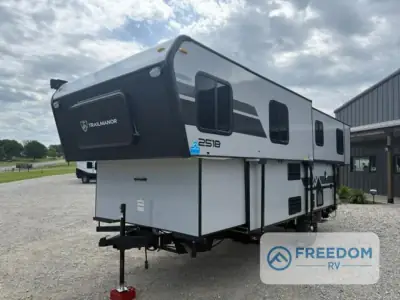 2026 Trailmanor 2518 Series 2518KS photo 9