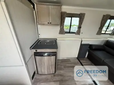 2026 Trailmanor 2518 Series 2518KS photo 13