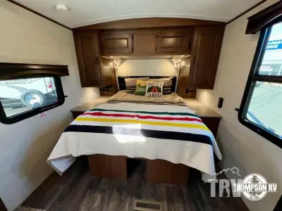 2025 Outdoors Back Country MTN TRX Titanium Series 21RWS photo 7