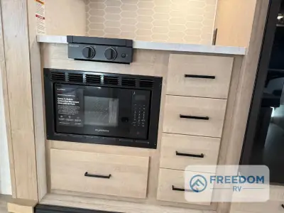 2026 Ember E-Series 22MLQ photo 25