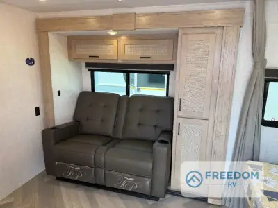 2026 Ember E-Series 21RKE photo 20