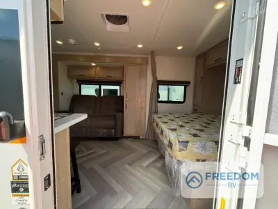 2026 Ember E-Series 21RKE photo 16