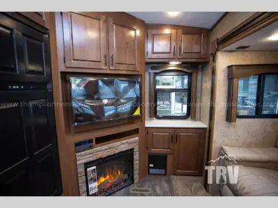 2023 Outdoors Glacier Peak Titanium Series F27MKS photo 9