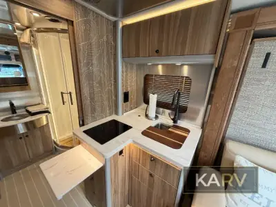 2025 Airstream Atlas Murphy Suite Tommy Bahama E1 PKG photo 32