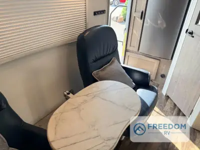 2021 Lance Lance Travel Trailers 1475 photo 26
