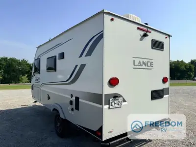 2021 Lance Lance Travel Trailers 1475 photo 7