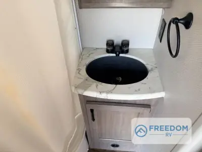 2021 Lance Lance Travel Trailers 1475 photo 15
