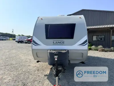 2021 Lance Lance Travel Trailers 1475 photo 10