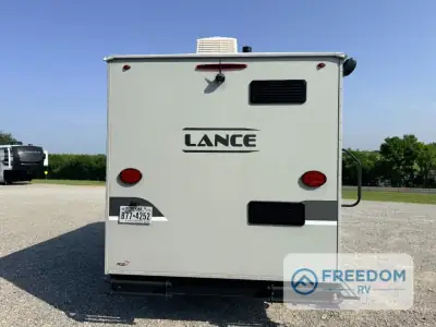 2021 Lance Lance Travel Trailers 1475 photo 5