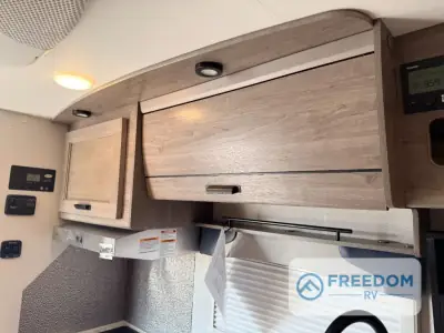 2021 Lance Lance Travel Trailers 1475 photo 24