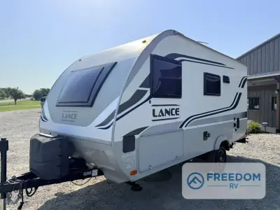 2021 Lance Lance Travel Trailers 1475 photo 9