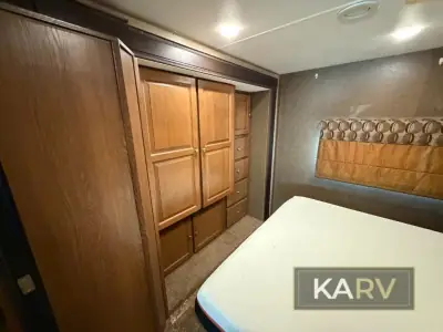 2017 Coachmen Leprechaun 320BH Ford 450 photo 23