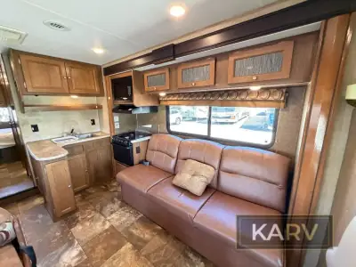 2017 Coachmen Leprechaun 320BH Ford 450 photo 10