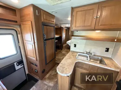 2017 Coachmen Leprechaun 320BH Ford 450 photo 13