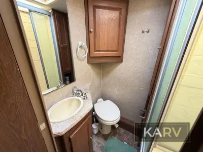 2017 Coachmen Leprechaun 320BH Ford 450 photo 21