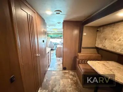 2017 Coachmen Leprechaun 320BH Ford 450 photo 27